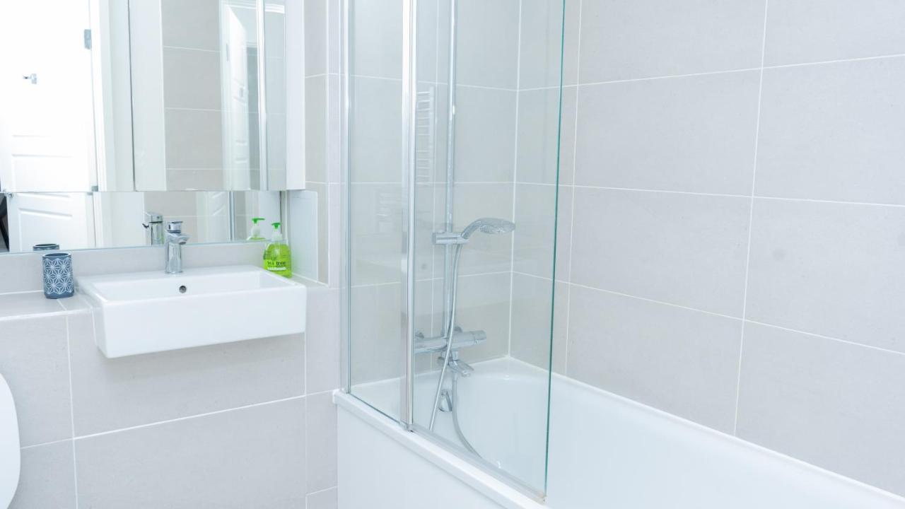 Guerneville 1 Bedroom Luxury Apartment Royal Wharf By Excel Exhibition Centre London Exteriör bild